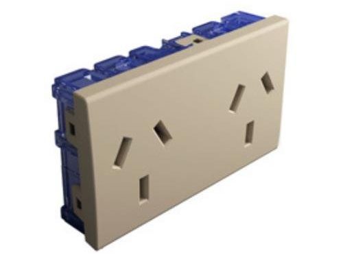 TOMACORRIENTE DOBLE 10A ARENA