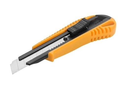 Cutter de Plástico 18 x 100