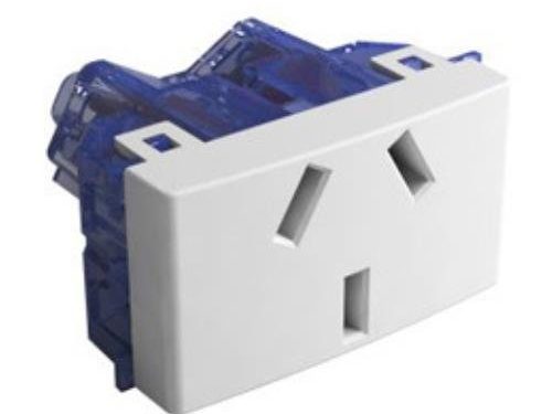 TOMACORRIENTE 10A BLANCO