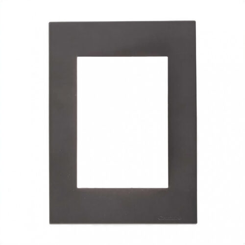 27332 tapa y distanciador bauhaus aluminio – 4 módulos – gris