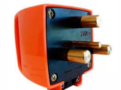 Ficha Industrial Conector 3 x 16 A con Tierra