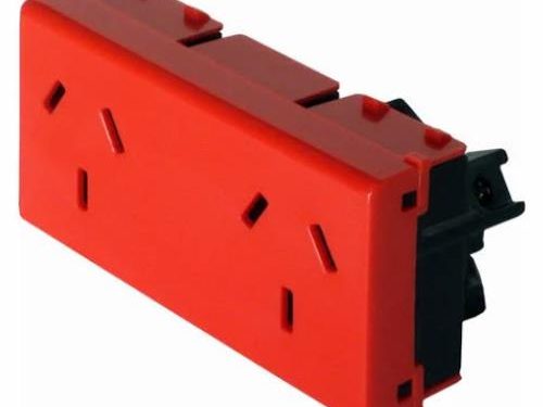 TOMA DOBLE PARA TENSION ESTABILIZADA 10A DUNA ROJO