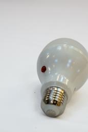 LAMPARA LED 10W E27 CON FOTOCELULA LUZ DIA